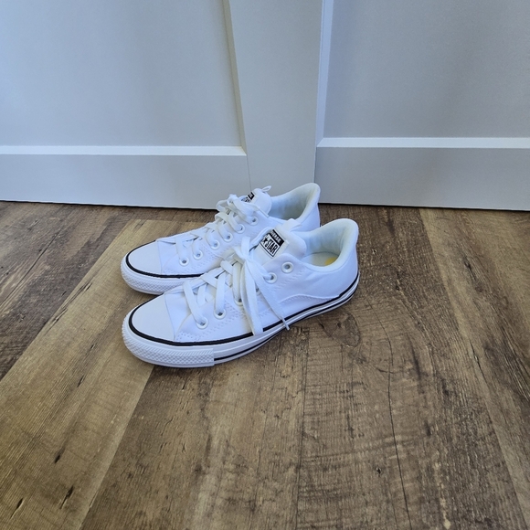 New Converse All Star Women's Size 7 White Low-Top Sneakers - Picture 1 of 10